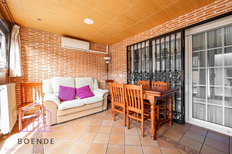 Foto 13582d72-df3e-4ff6-964b-602a70d29768. Chalet con camino riscaldamento parcheggio in Parque Europa-Los Pitufos Pinto