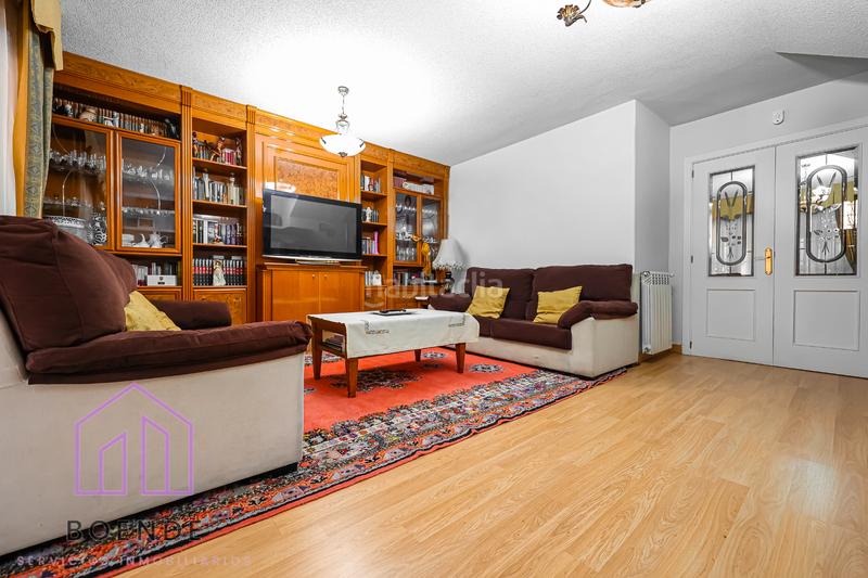 Foto 1d6a48c6-e3ed-40a0-961b-223fda5dbdfc. Chalet con camino riscaldamento parcheggio in Parque Europa-Los Pitufos Pinto