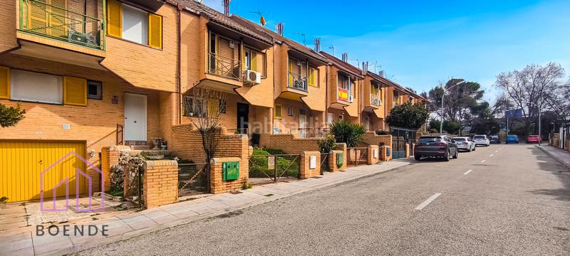 Foto 723cf67b-70ae-455a-9d87-4c38da976a78. Chalet con camino riscaldamento parcheggio in Parque Europa-Los Pitufos Pinto