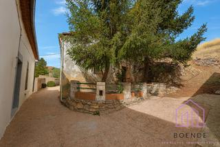 Maison  Calle camarillas. Una casa que necesita cariño… pero con un potencial enorme.
