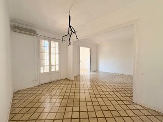 Location Appartement à L´Antiga Esquerra de l´Eixample. ?? gran piso de 187 m² en muntaner — 5 habitaciones + 3 salones