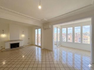 Affitto Appartamento in L´Antiga Esquerra de l´Eixample. ¡joya regia en muntaner: exterior a estrenar en la última planta