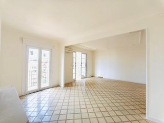 Affitto Appartamento in L´Antiga Esquerra de l´Eixample. ¡última planta exterior - reformada a estrenar en finca regia!