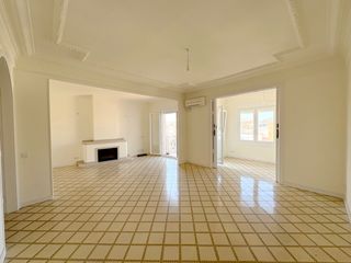 Location Attique  Carrer de muntaner. Ático en finca modernista - reformada a estrenar