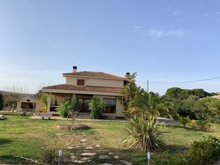 Chalet in Novelda. Chalet en novelda