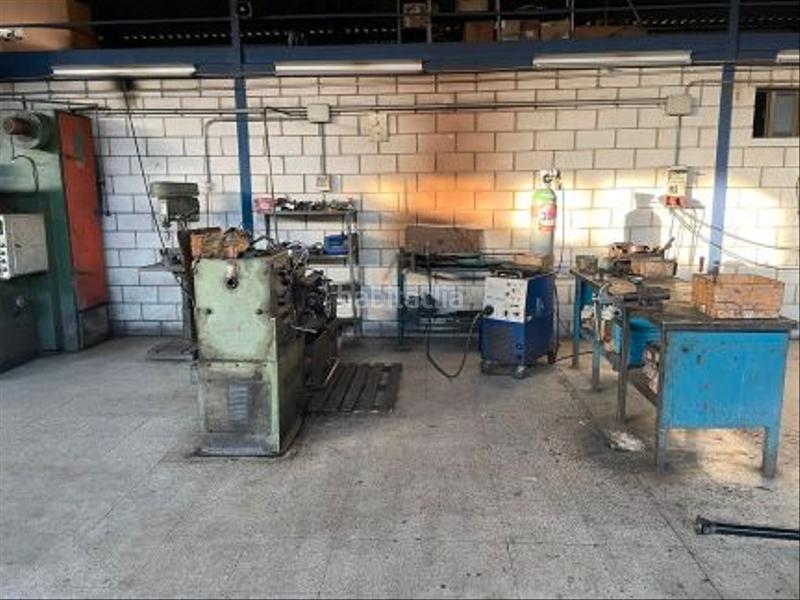 Foto 63e3baf6-b524-494a-bc85-217fc493bad3. Nave industrial subasta concursal lote dos naves industriales adosadas en conjunto. , badajoz. en Talarrubias