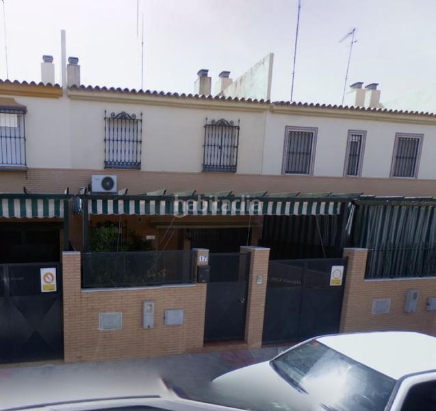 Foto 5fc0b5fa-9c69-40a0-8473-8e48c6903273. Maison jumelée avec parking dans Nueva Alcalá Alcalá de Guadaira
