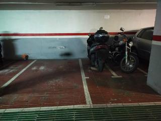 Aparcament cotxe a El Clot