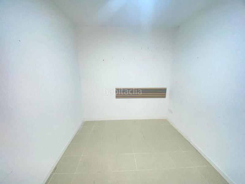 Foto b98eb197-68c7-4cdb-b877-1be13c37f3a4. Alquiler local comercial en La Guineueta Barcelona