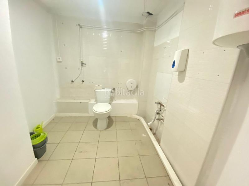 Foto 9b0ff3d4-5783-41b8-8e66-ac805e0cba42. Location local commercial dans La Guineueta Barcelona