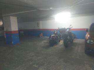 Parking coche en El Clot