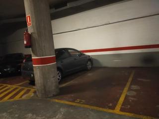 Parking coche en El Clot