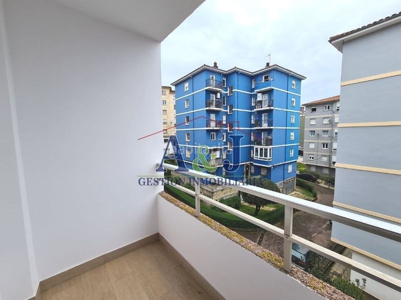Foto d0cef4d9-080f-4381-b985-f9af5c94a72a. Rent flat with heating in Los Castros Santander