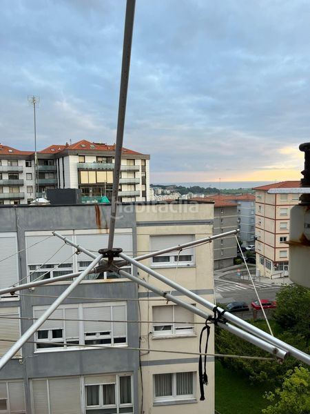 Foto bd596649-b95a-44c5-a5d0-80ee9a2a3bd7. Lloguer pis amb calefacció a Los Castros Santander