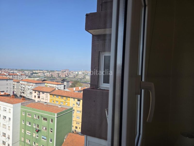 Foto d2ab1d91-a502-497e-ad79-be43e53ad4cb. Lloguer pis amb calefacció a Los Castros Santander