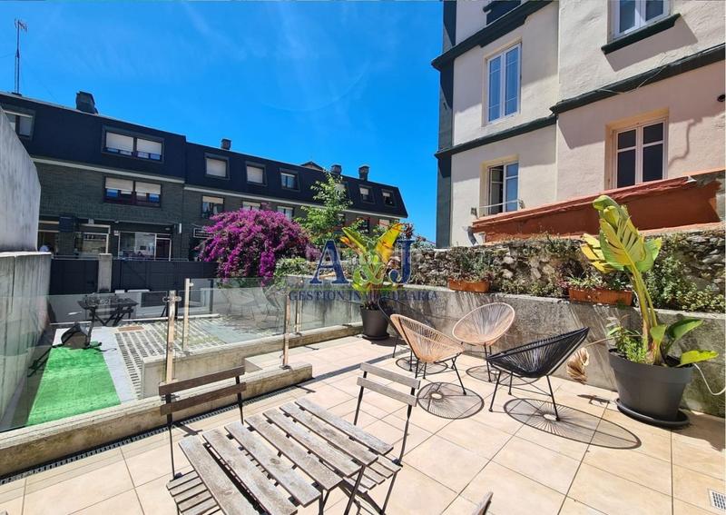 Foto 902739d1-d921-438b-ae92-1fbfeaeb0b2c. Alquiler planta baja en El Sardinero Santander