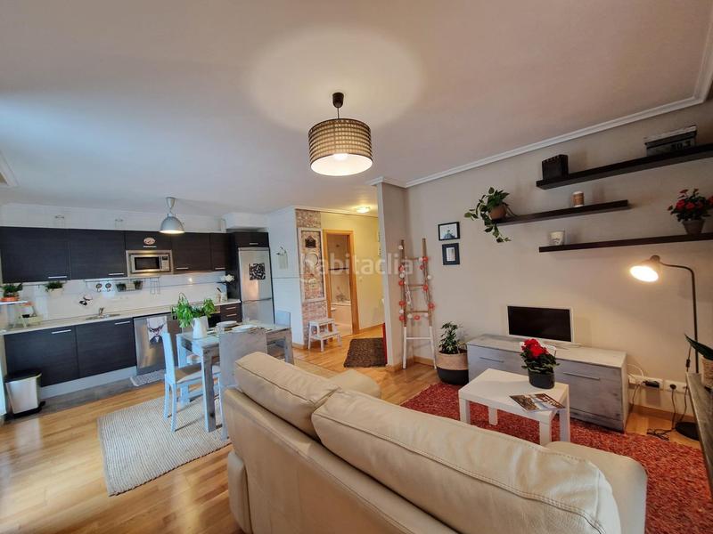 Foto 771c2316-2d3f-494d-a83c-bcc22e232d97. Alquiler apartamento  con terraza y garaje cerrado en Santander