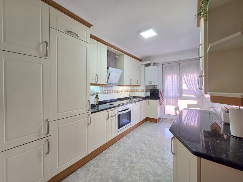 Foto b17ad319-1a3d-4875-b696-083f64189f4a. Rent flat with heating in Castilla - Hermida Santander