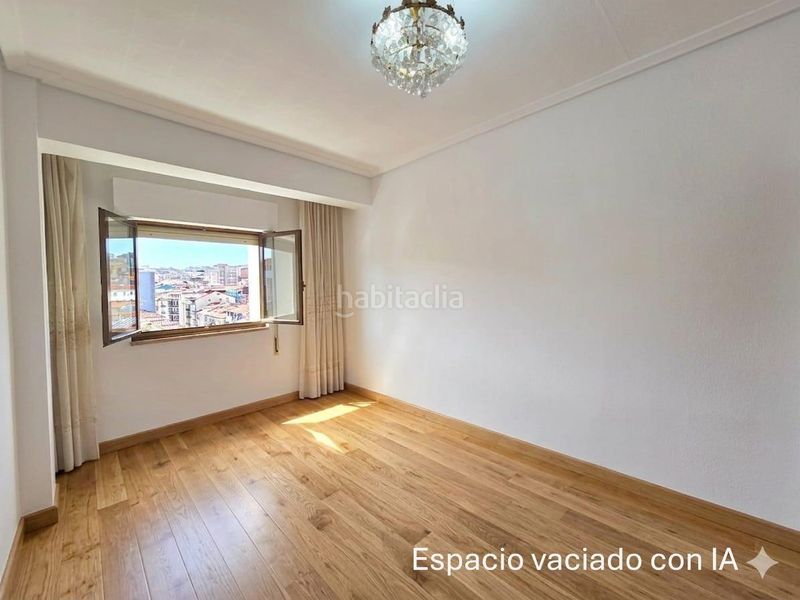 Foto e686a95c-1782-434f-9d43-2bf39648d083. Piso en Centro - Ayuntamiento Santander