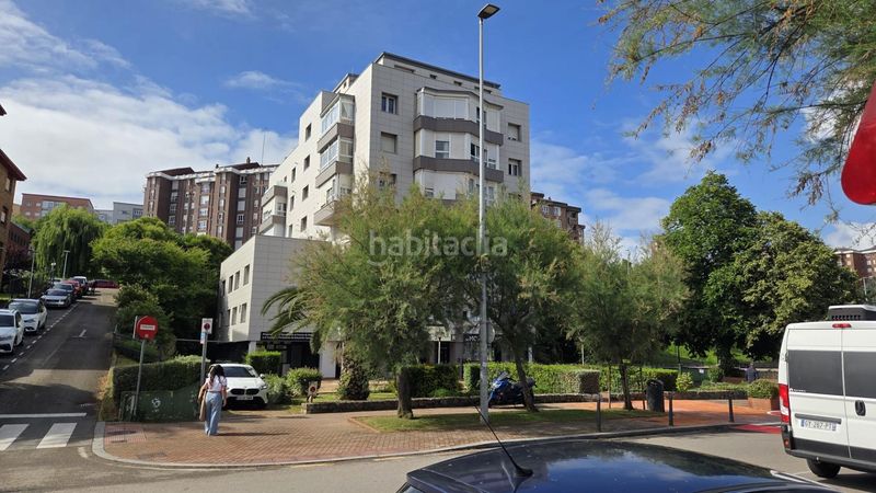 Foto 2a46d334-a3f2-4384-86c2-1de8ca17f052. Aparcament cotxe a Los Castros Santander