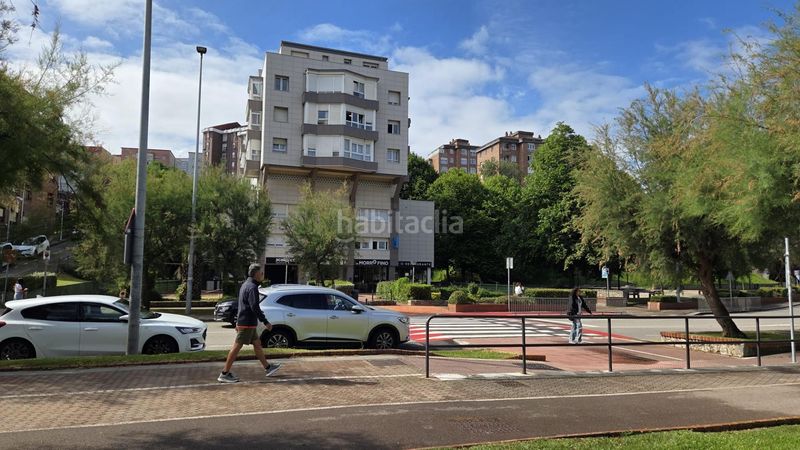 Foto aa5978d0-2bdd-41e6-85c1-e99d4dd308ab. Aparcament cotxe a Los Castros Santander