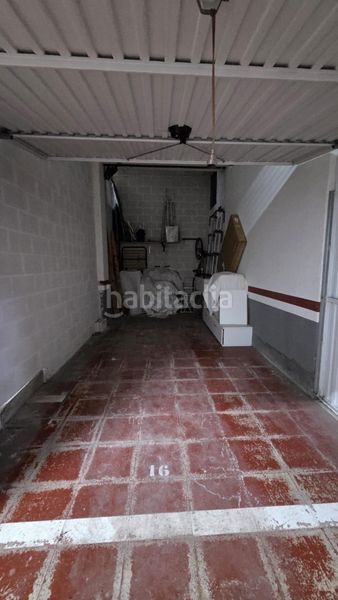 Foto c35b9dca-371b-4264-9b5b-64f48a62863c. Aparcament cotxe a Los Castros Santander