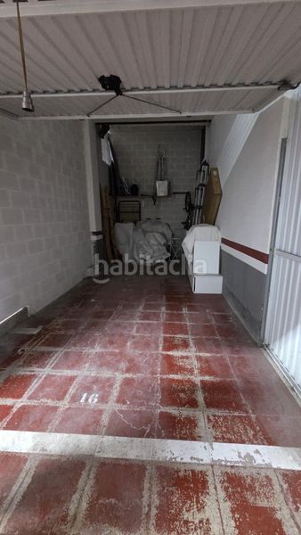 Foto c9cf38ac-e27d-48d0-9b95-8445338d8d51. Aparcament cotxe a Los Castros Santander