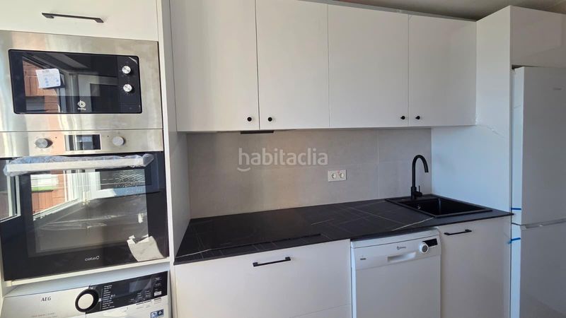 Foto 03004fff-7f00-4e9d-a669-663022877237. Alquiler piso en calle fernando rios 20 vivienda con vistas espectaculares en Santander