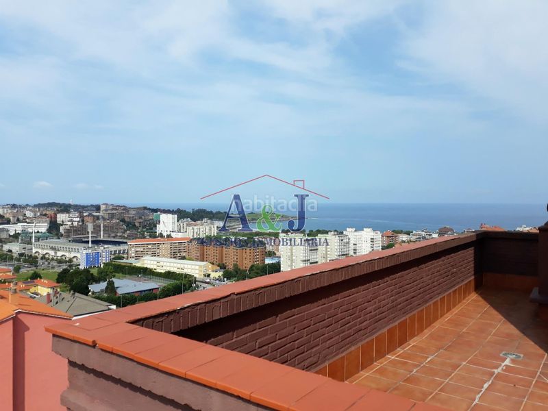 Foto ade4af64-86db-4ad8-867b-27db77e3277e. Alquiler piso en calle fernando rios 20 vivienda con vistas espectaculares en Santander
