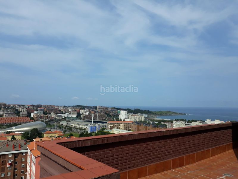 Foto f4f90fae-c0b7-4a36-ae90-39a6c78a3dbc. Alquiler piso en calle fernando rios 20 vivienda con vistas espectaculares en Santander