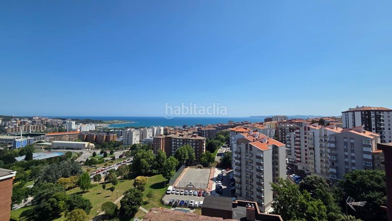 Foto fa992380-6b00-437c-b68a-5e1d04b50b22. Alquiler piso en calle fernando rios 20 vivienda con vistas espectaculares en Santander