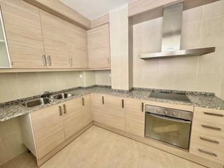 Appartement  Carrer del paborde. Oportunidad: piso sin estrenar en valls, con parking incluido