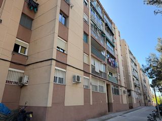 Etagenwohnung in Avinguda pallaresos 129. Piso sant salvador