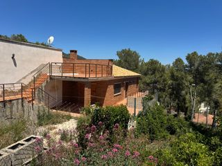 Chalet in Carrer de saragossa 25. Casa independiente con jard�n en parcela de 479 m� a 15 minutos