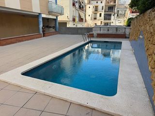 Appartement à Carrer del rosari 25. Descubre este piso con solárium privado y piscina en torredembar