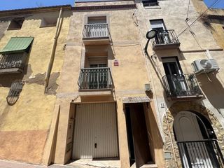 Maison  Carrer major 11. Casa de pueblo garaje, terraza y amplios espacios en el centro d