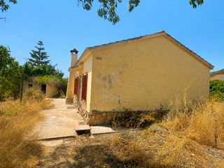Haus in Carrer italia 133. Casa con piscina en el mirador del pened�s � gran parcela de 1.2