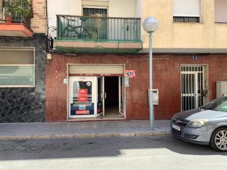 Business premise in Carrer vint-i-un 23