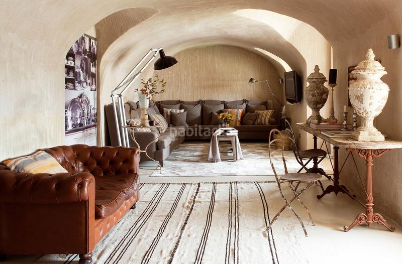 Foto 706bba84-2d9e-4dd5-8717-6401468929a3. Local comercial en muralla del castell 4 en Valls