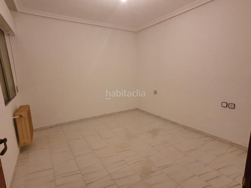 Foto f4b63c0f-cb48-4fc4-a936-2ca07611e306. Lloguer pis amb calefacció aparcament a Centro Puertollano