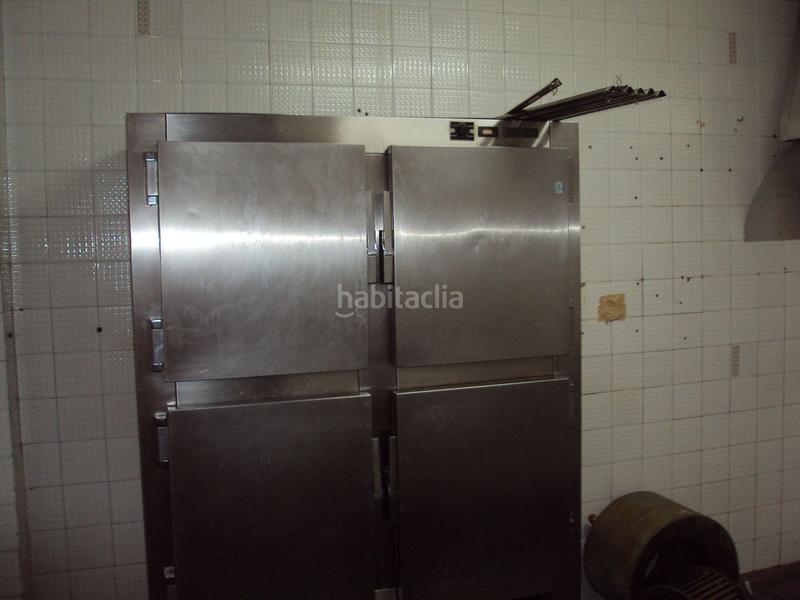 Foto ae3ba8e0-13f1-48ee-9cb7-b61d8e1f77c2. Alquiler local comercial ref.a884 se alquila local - zona Centro en Puertollano