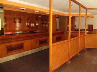 Lloguer Local Comercial a Centro. Ref.a884 se alquila local - zona centro