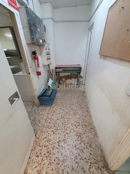 Foto f342b561-17ad-4523-8419-e54f94082ea8. Alquiler local comercial ref.b162 se alquila amplio local céntrico en Puertollano