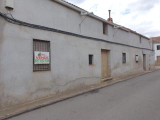 Casa  Plaza santos mártires. Ref. 2399. casa para reformar en argamasilla de cav