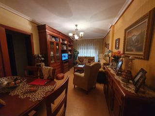 Pis a Centro. Ref. 2445. piso en venta en zona salesianos.