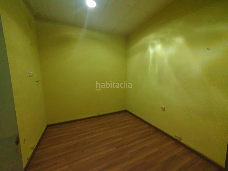 Foto 5fad62c4-3192-487a-bda2-44e92be4aa05. Alquiler local comercial ref.b118 local comercial en pleno Centro en Puertollano