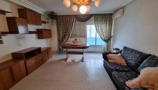 Etagenwohnung in PAU 2-600. Venta de piso de 3 habitaciones en fraternidad, junto a carreter
