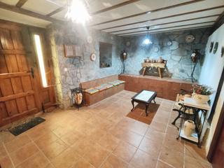 Casa a Valle de Tobalina. Casa en venta merindad de cuesta urria