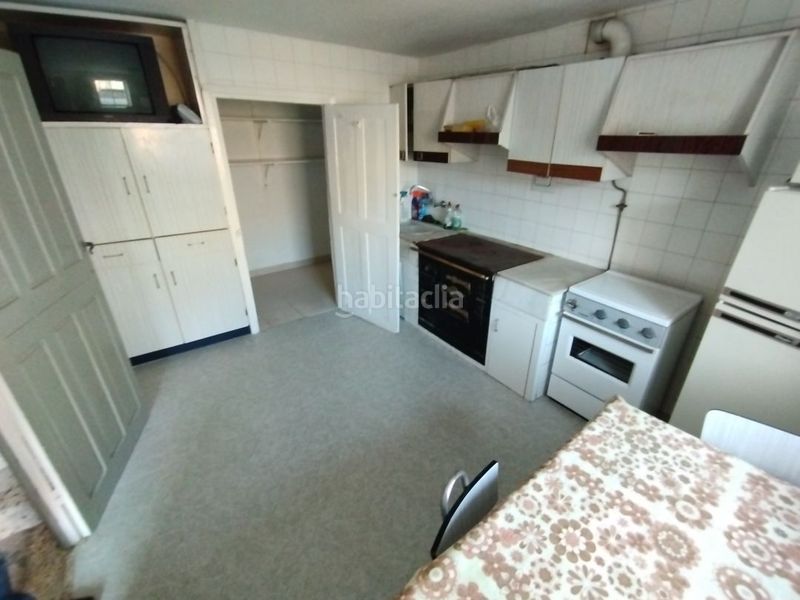 Foto b4f33aeb-bbc8-4205-8ea3-48eeffd64f80. Casa amb aparcament a Junta de Traslaloma