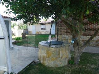 Casa adossada a Medina de Pomar. Chalet en venta zona medina de pomar